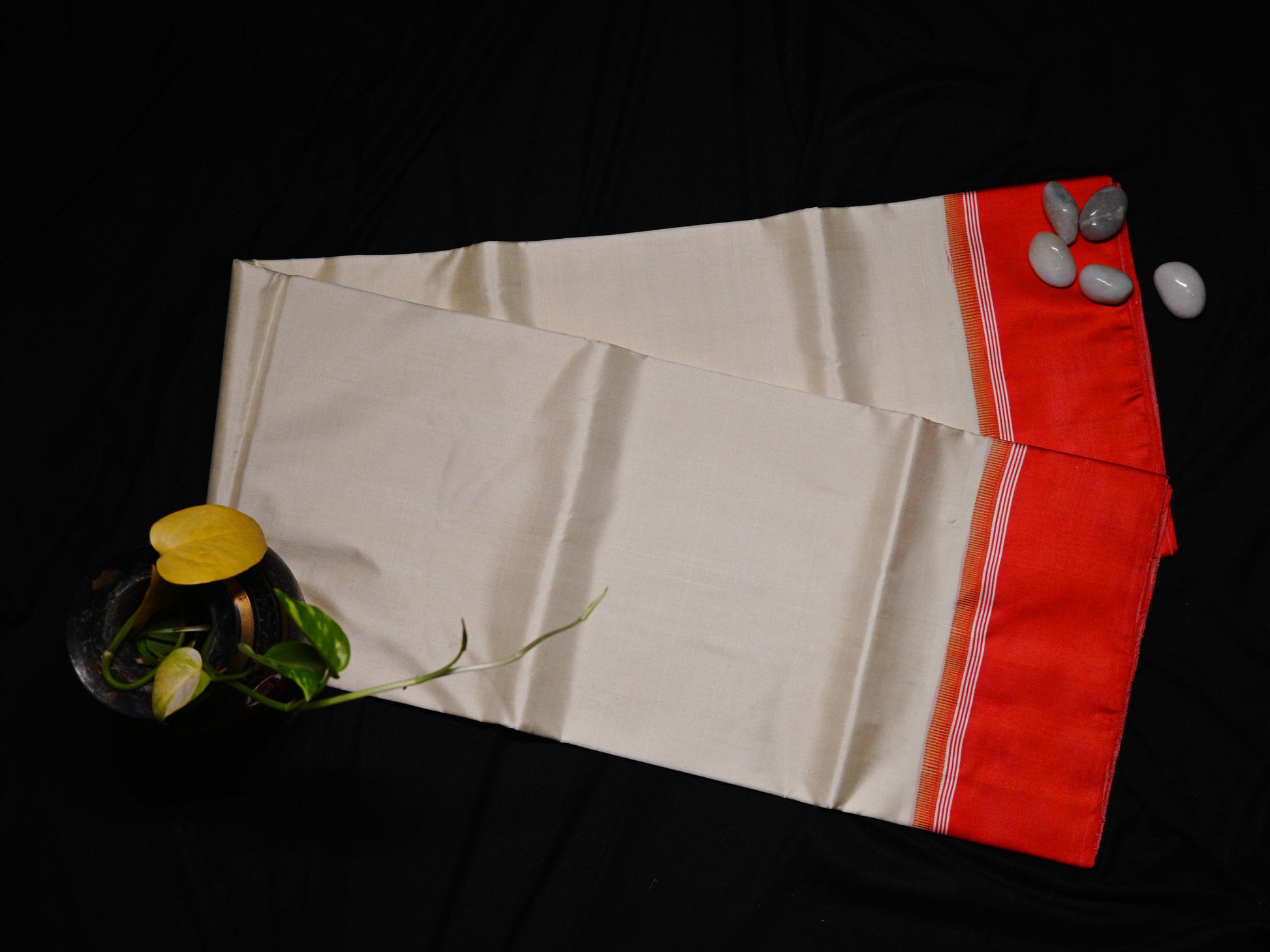 Pure Gorod in plain  Red & White Saree